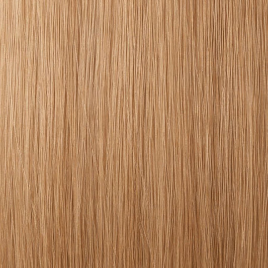 Light Golden Blonde (#18) Color swatch